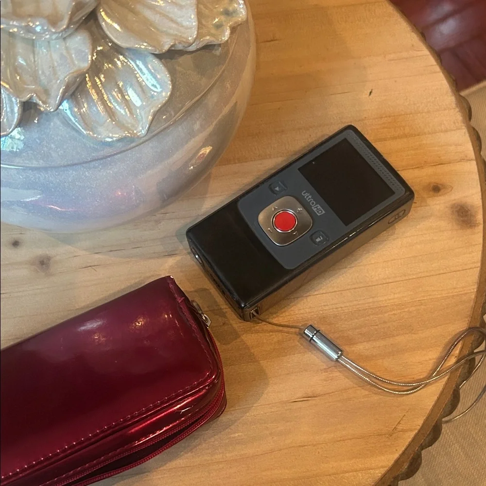 Flip Ultra HD Pocket Video Camera‎ 2nd Generation-U2120B